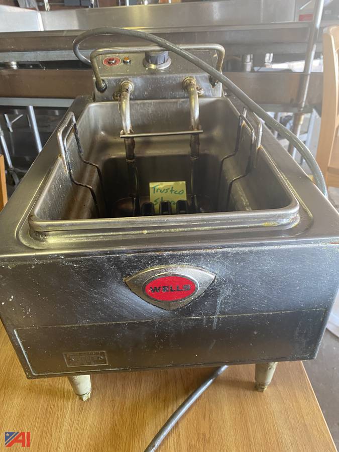 Auctions International Auction Siena CollegeNY 29483 ITEM Wells